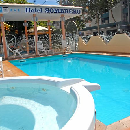 Hotel Sombrero Римини Экстерьер фото