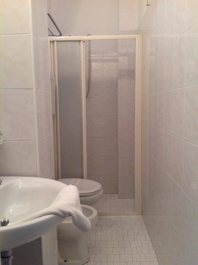 Hotel Sombrero Римини Экстерьер фото