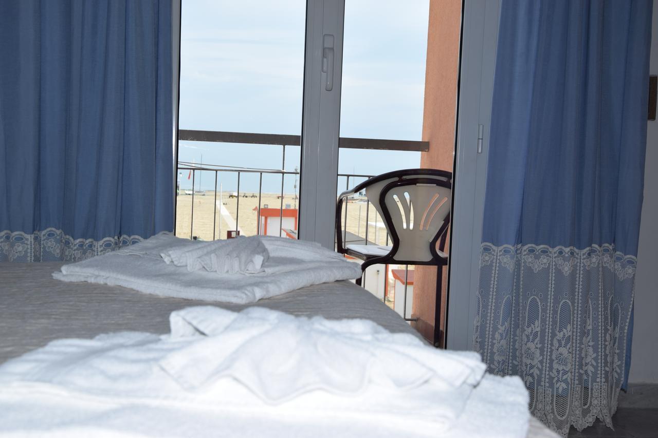 Hotel Sombrero Римини Экстерьер фото