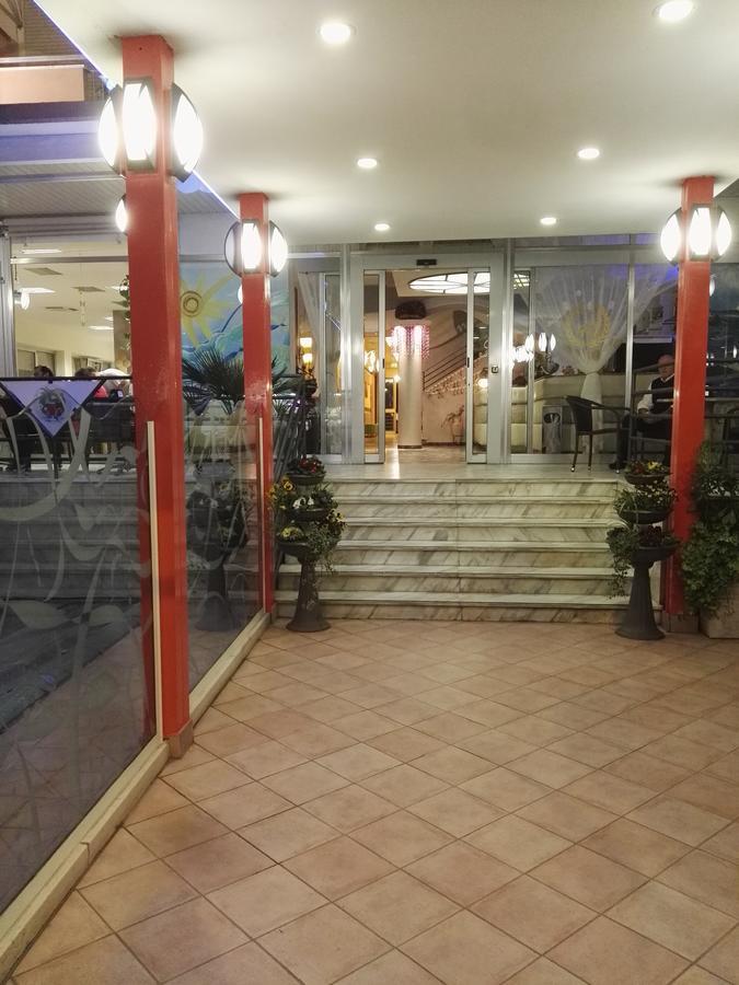 Hotel Sombrero Римини Экстерьер фото
