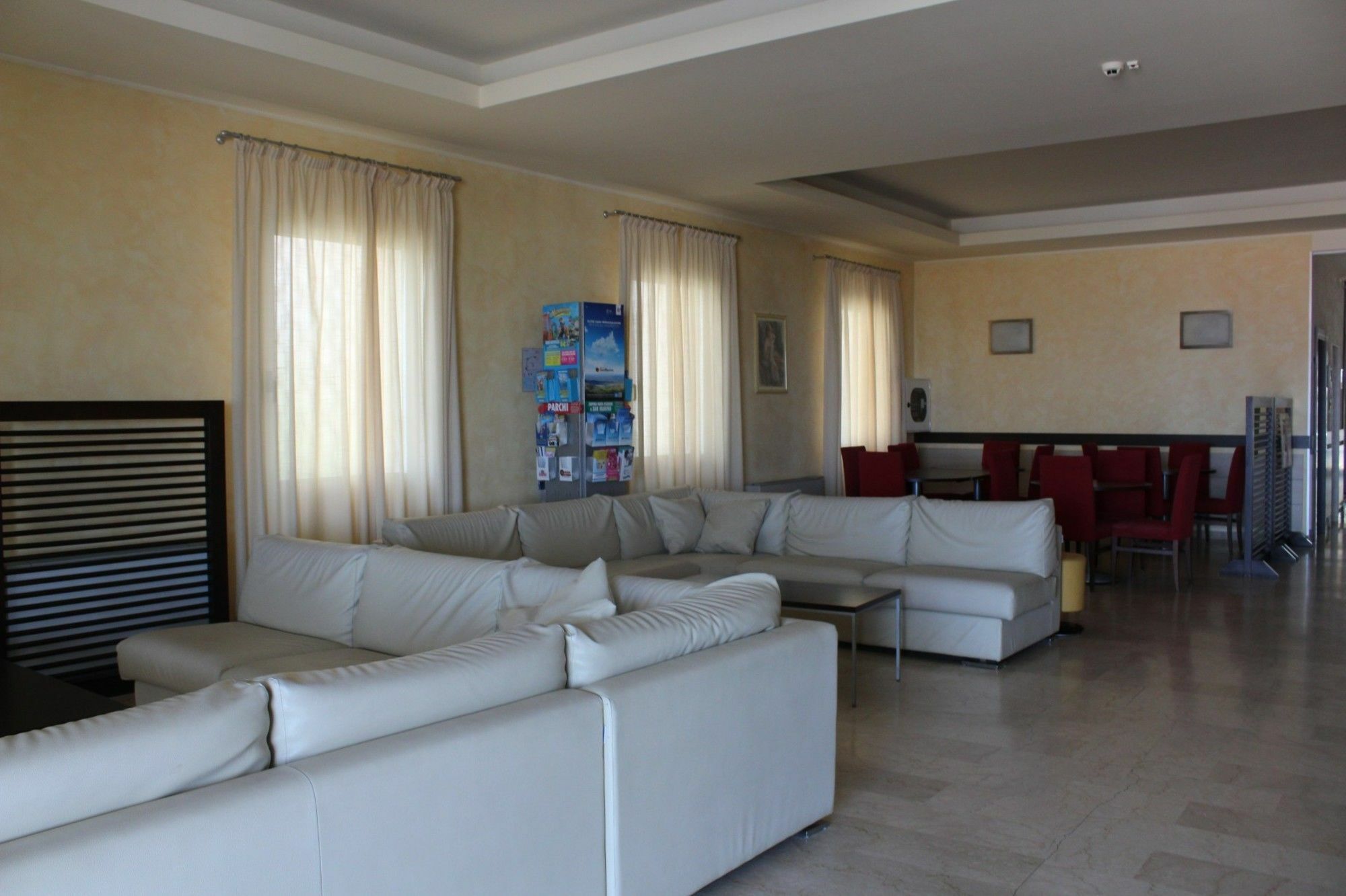 Hotel Sombrero Римини Экстерьер фото